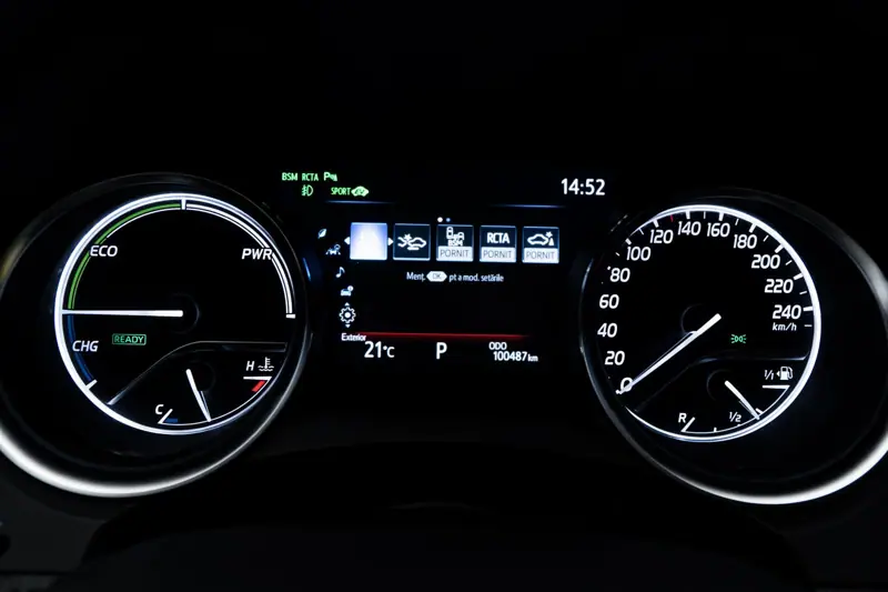 Toyota Camry — Poza 39