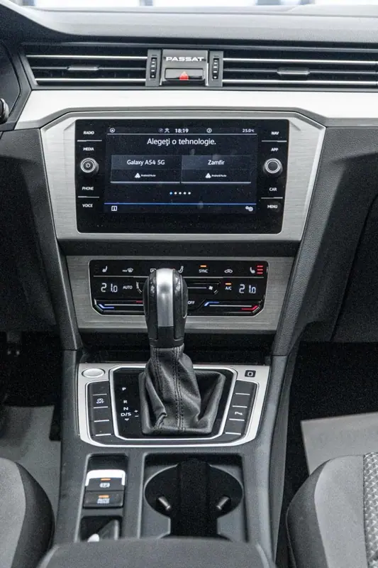 Volkswagen Passat — Poza 4