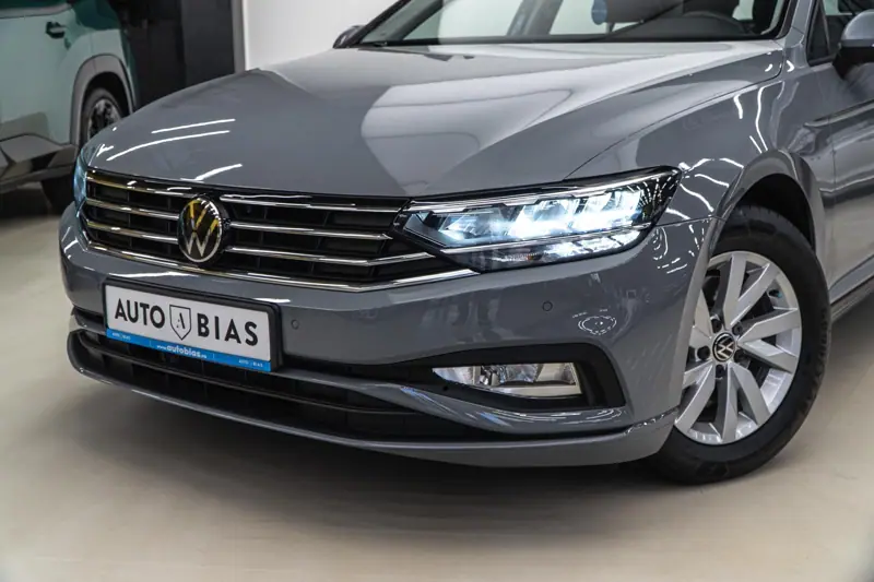 Volkswagen Passat — Poza 10