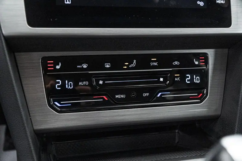 Volkswagen Passat — Poza 11