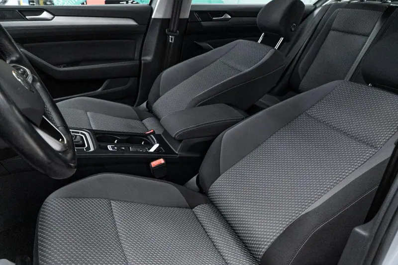 Volkswagen Passat — Poza 26