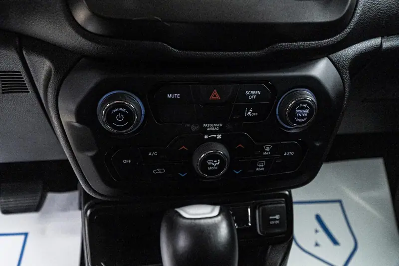 Jeep Renegade — Poza 11