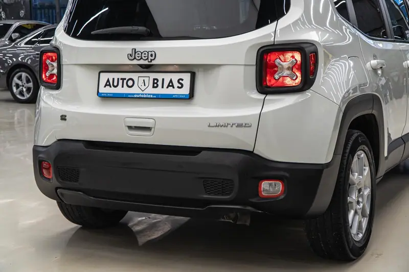 Jeep Renegade — Poza 13