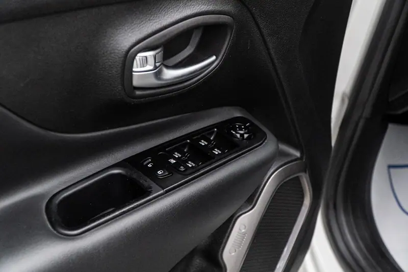 Jeep Renegade — Poza 23