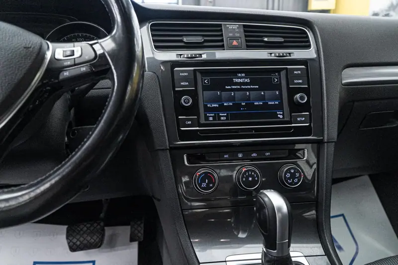Volkswagen Golf — Poza 23