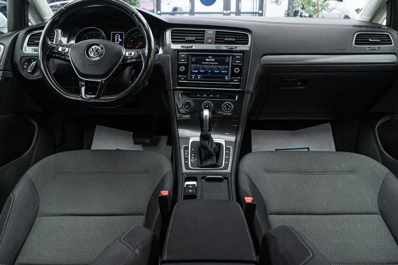 Volkswagen Golf — Poza 30