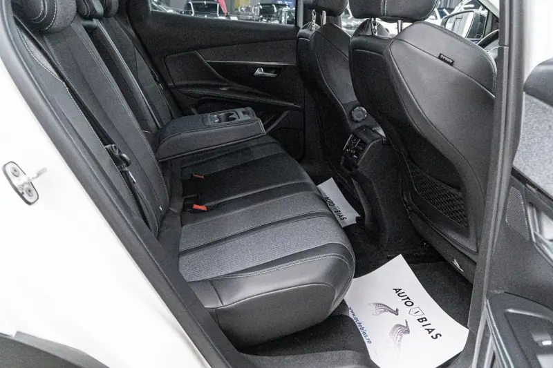 Peugeot 3008 — Poza 8
