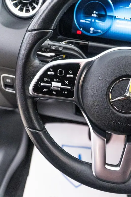 Mercedes-Benz GLA — Poza 17