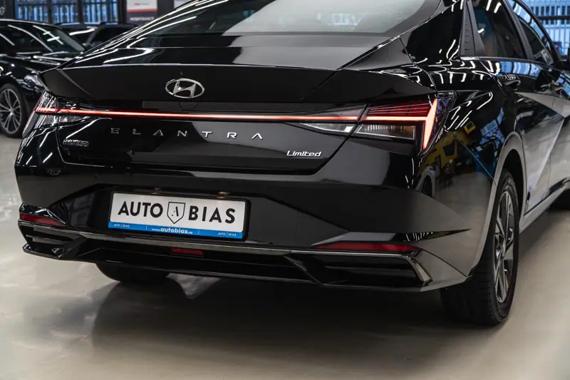 Hyundai Elantra — Poza 13