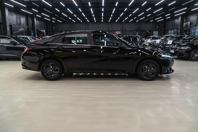 Hyundai Elantra — Poza 19