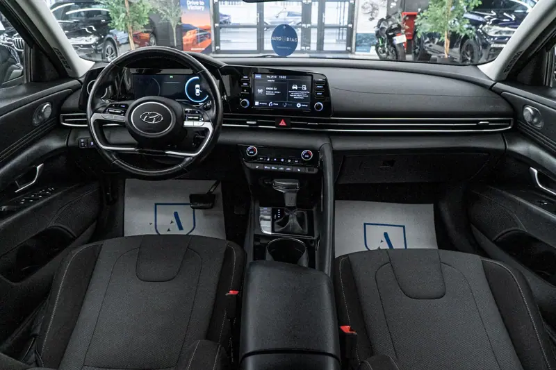 Hyundai Elantra — Poza 30