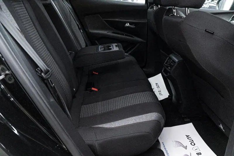 Peugeot 3008 — Poza 8