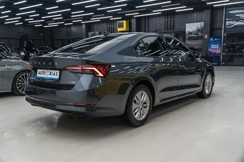 Skoda Octavia — Poza 7