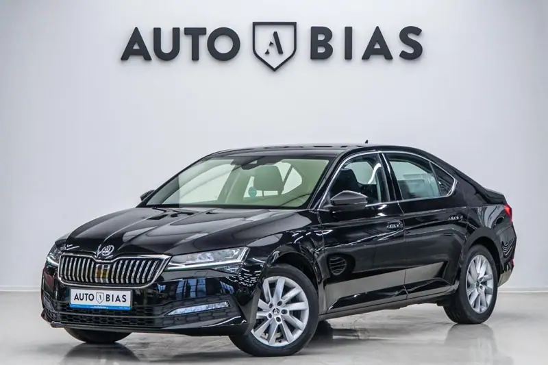 Skoda Superb 2020 — poza 1