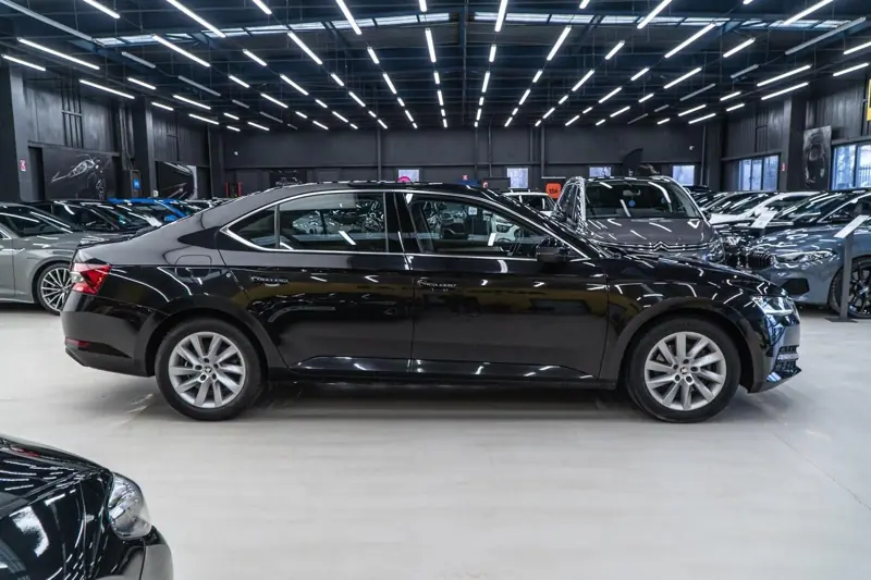 Skoda Superb — Poza 19