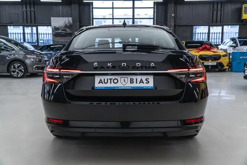 Skoda Superb — Poza 25