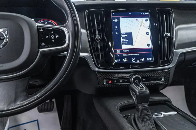 Volvo S90 — Poza 32