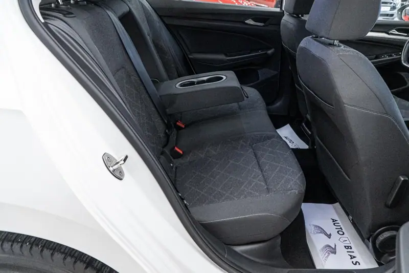 Volkswagen Golf — Poza 8
