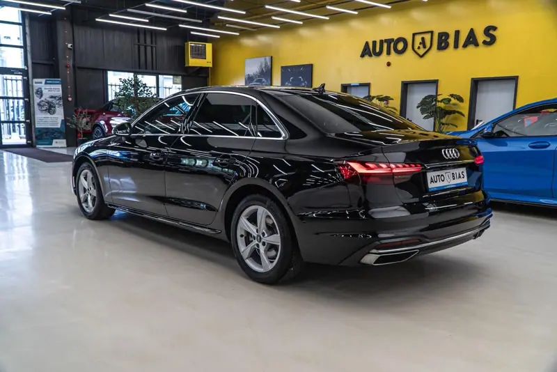 Audi A4 Limuzina — Poza 5