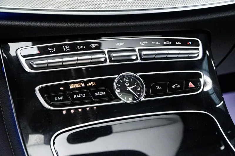 Mercedes-Benz E — Poza 14