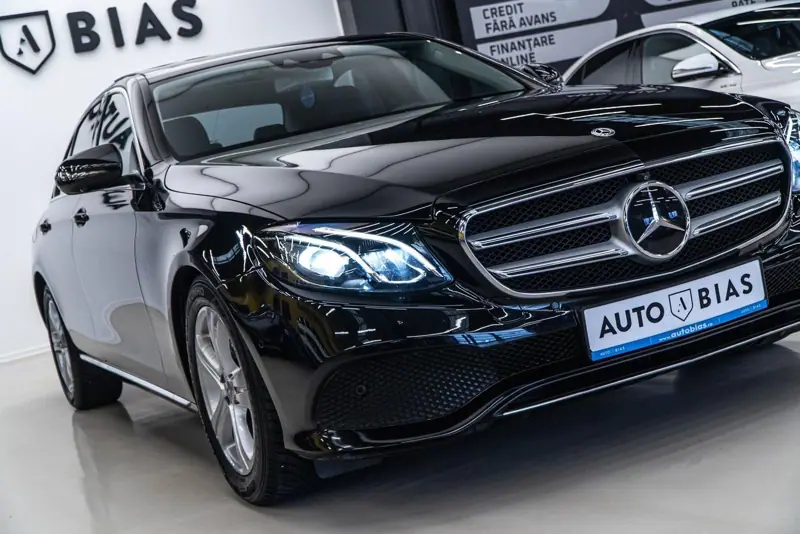 Mercedes-Benz E — Poza 16