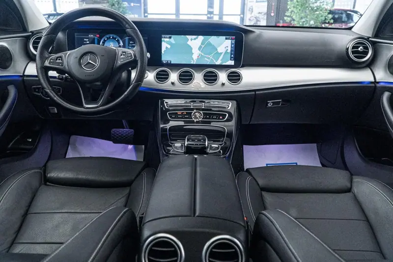 Mercedes-Benz E — Poza 17
