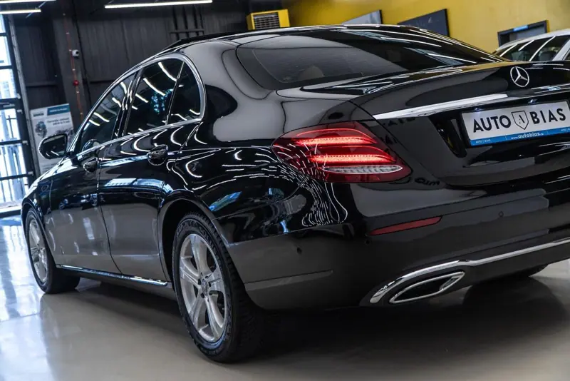 Mercedes-Benz E — Poza 19