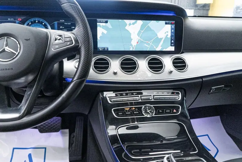 Mercedes-Benz E — Poza 35
