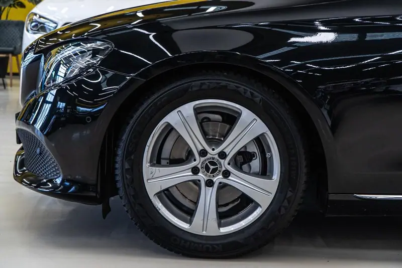 Mercedes-Benz E — Poza 40