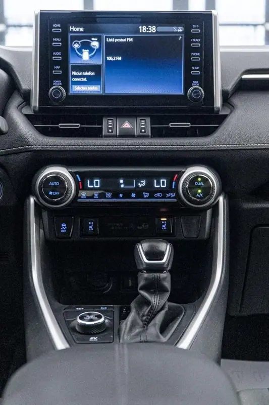 Toyota RAV4 — Poza 4