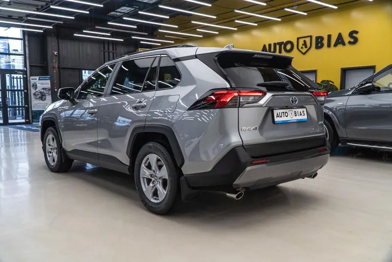 Toyota RAV4 — Poza 5