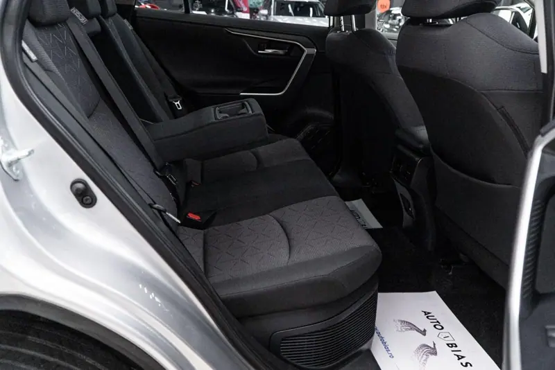 Toyota RAV4 — Poza 8