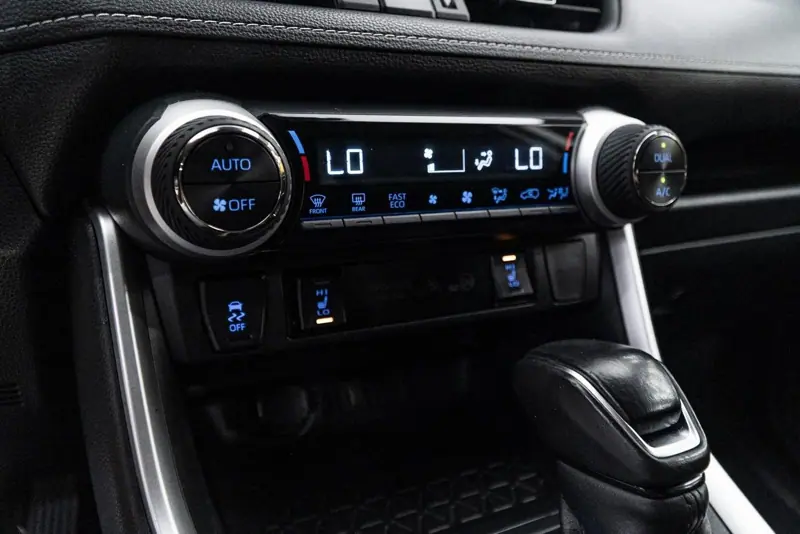 Toyota RAV4 — Poza 11