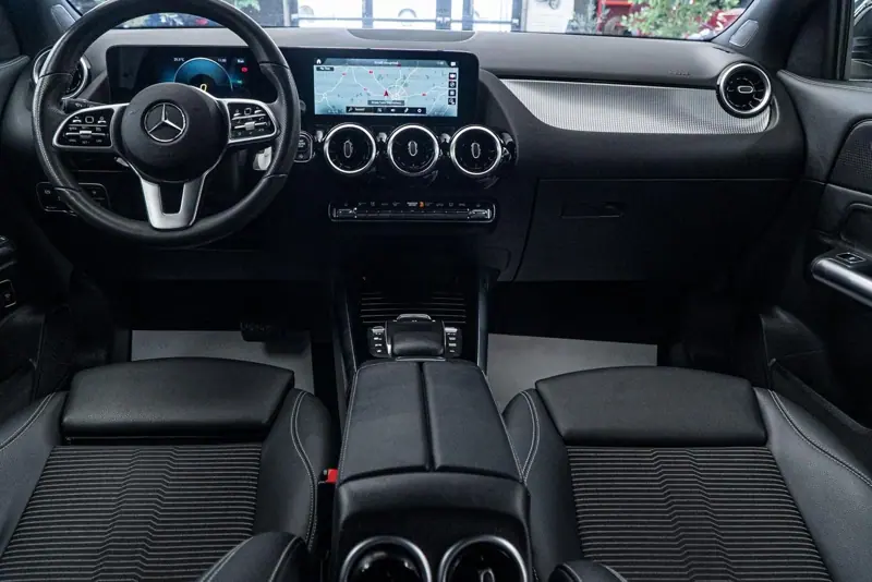 Mercedes-Benz GLA — Poza 17
