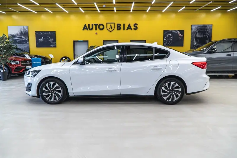 Ford Focus — Poza 16