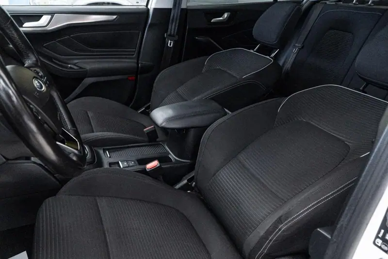 Ford Focus — Poza 17