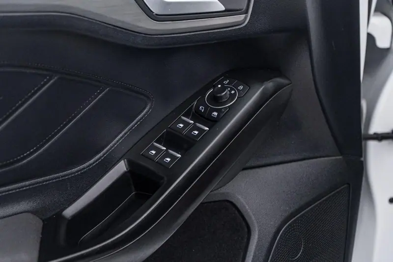 Ford Focus — Poza 18