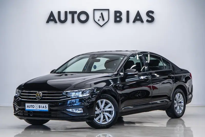 Volkswagen Passat 2021 — poza 1