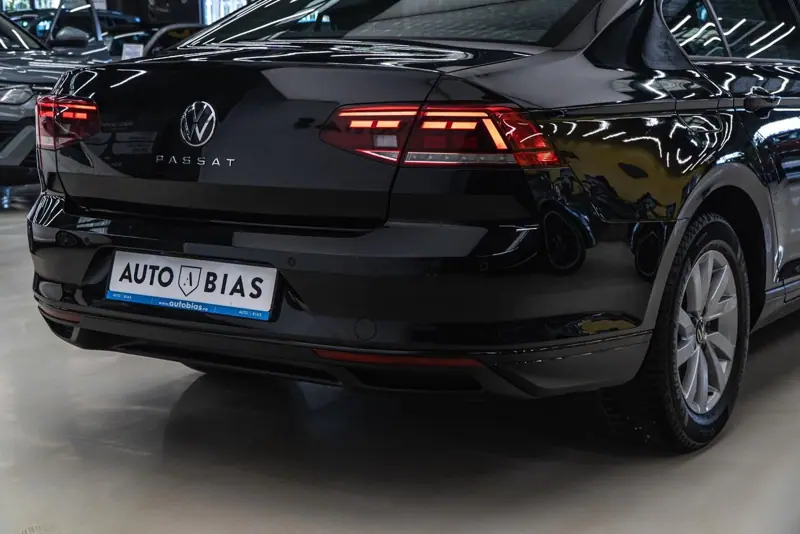 Volkswagen Passat — Poza 13