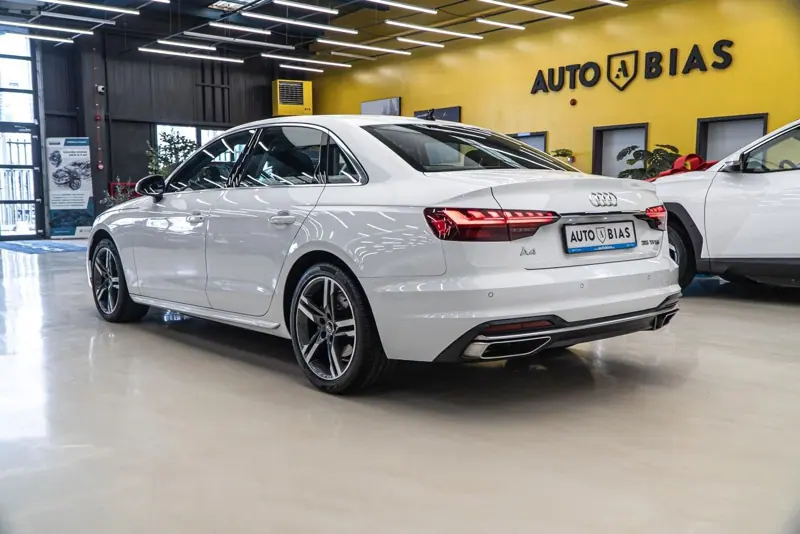 Audi A4 Limuzina — Poza 5