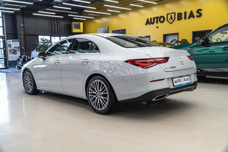 Mercedes-Benz CLA 180 — Poza 5