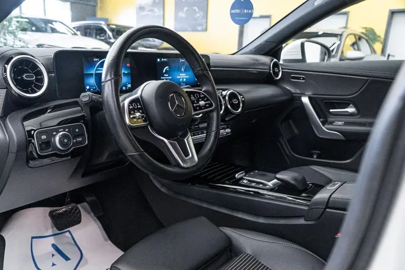 Mercedes-Benz CLA 180 — Poza 6