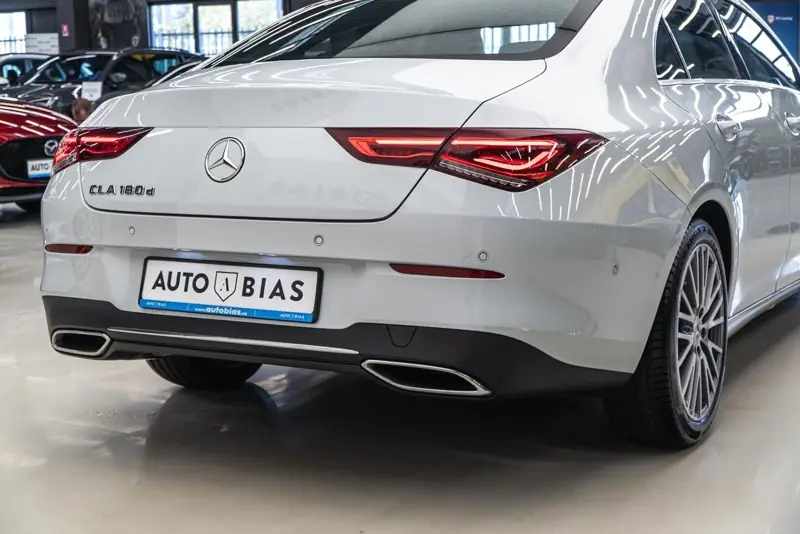 Mercedes-Benz CLA 180 — Poza 13