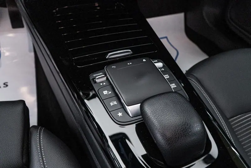 Mercedes-Benz CLA 180 — Poza 15