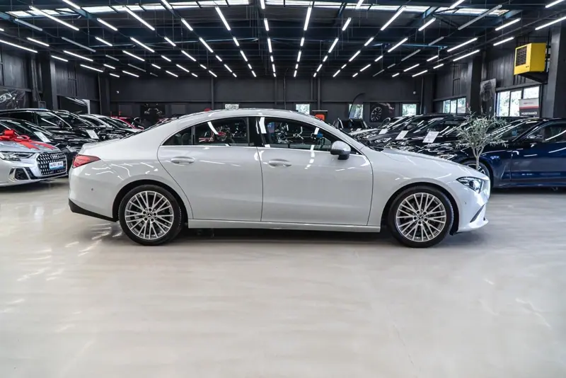 Mercedes-Benz CLA 180 — Poza 19