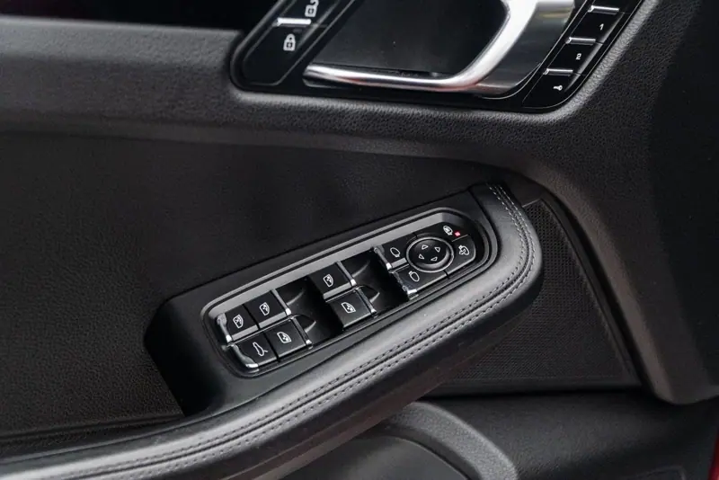 Porsche Macan — Poza 36