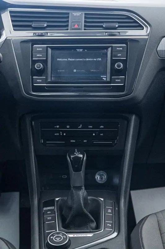 Volkswagen Tiguan — Poza 4