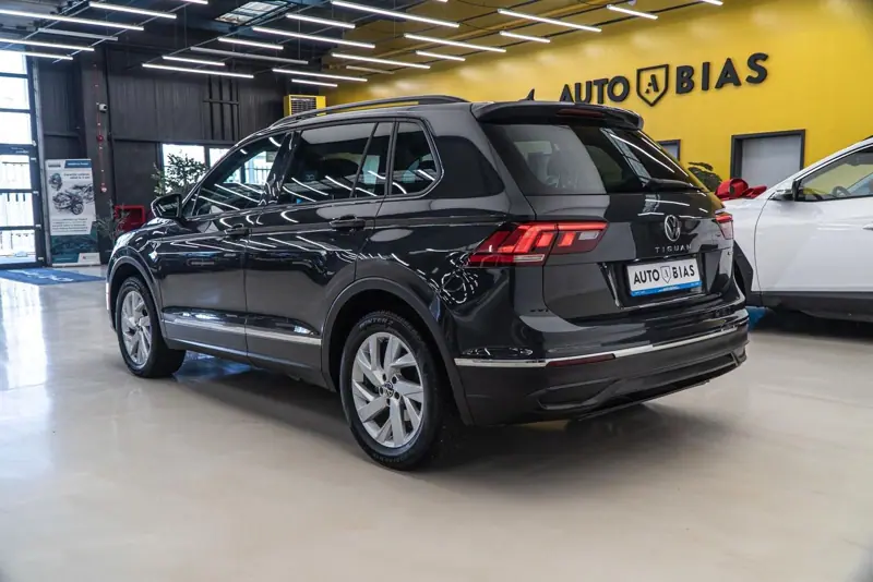 Volkswagen Tiguan — Poza 5