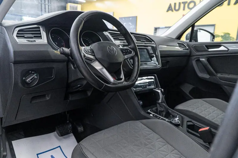 Volkswagen Tiguan — Poza 6