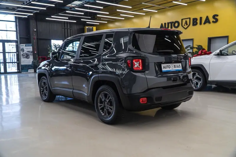 Jeep Renegade — Poza 5